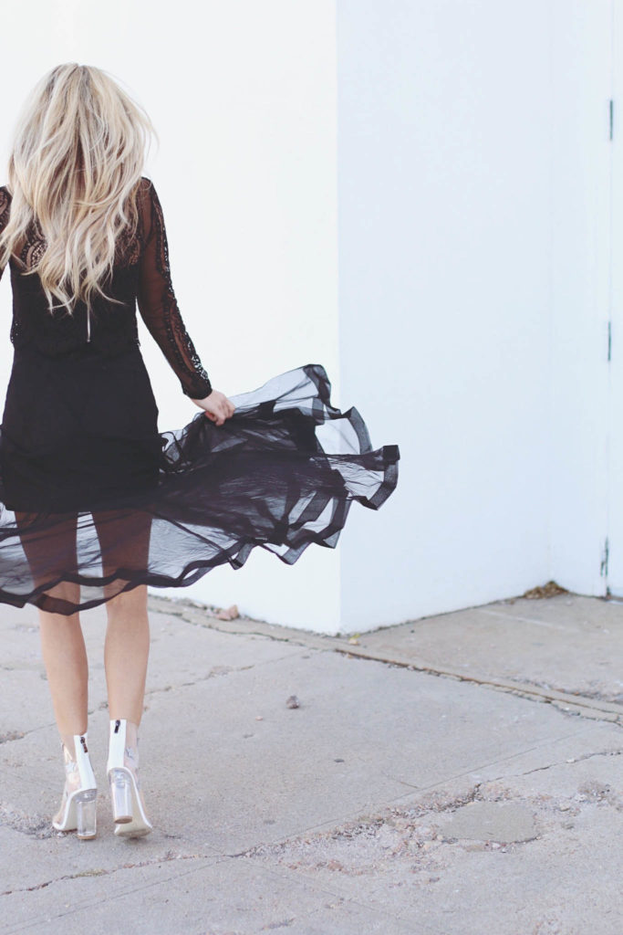 Alena Gidenko of modaprints.com Shares tips on making a black outfit stand out