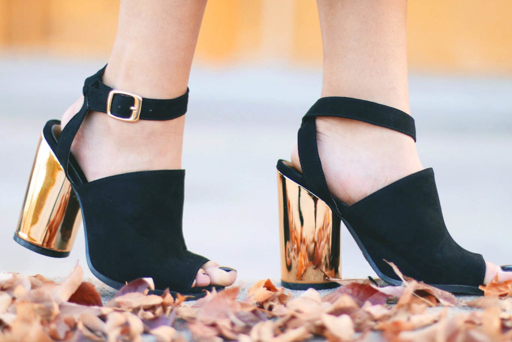 Alena Gidenko of modaprints.com Styling gold heels