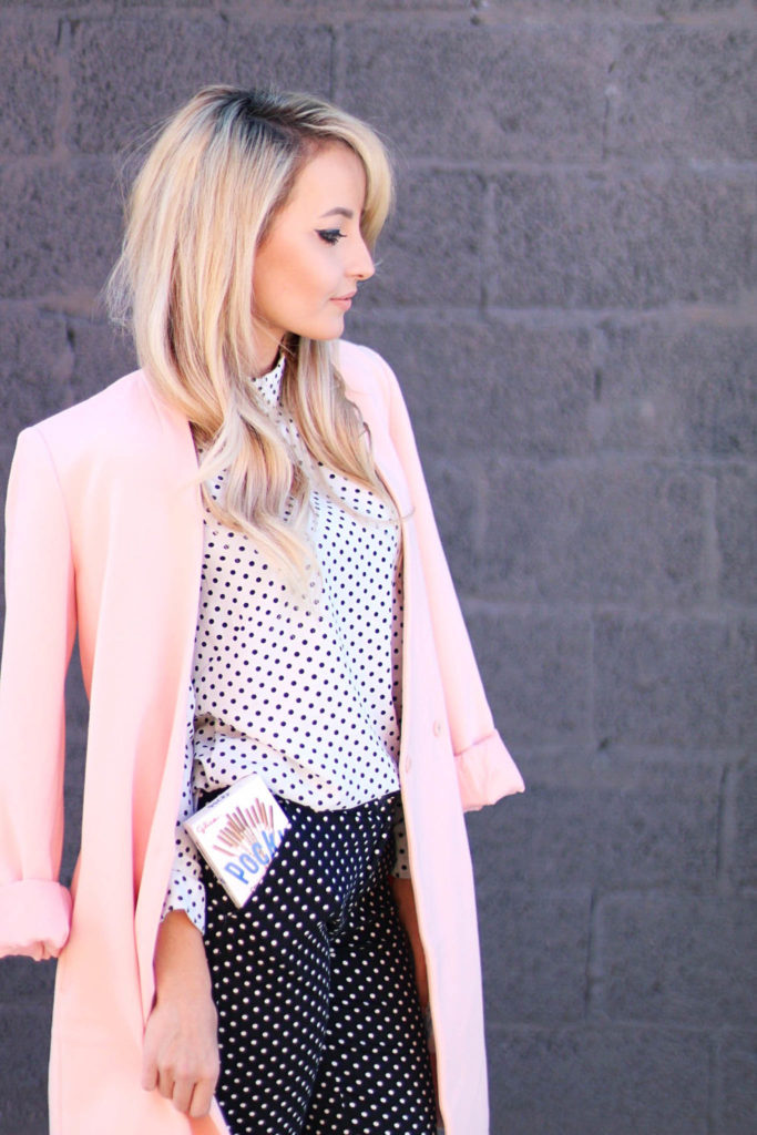 Alena Gidenko fashion blogger for modaprints.com styles her pink trench coat