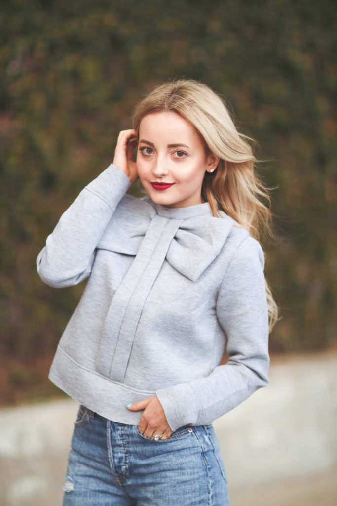 Alena Gidenko of modaprints.com shares her favorite grey bow sweater
