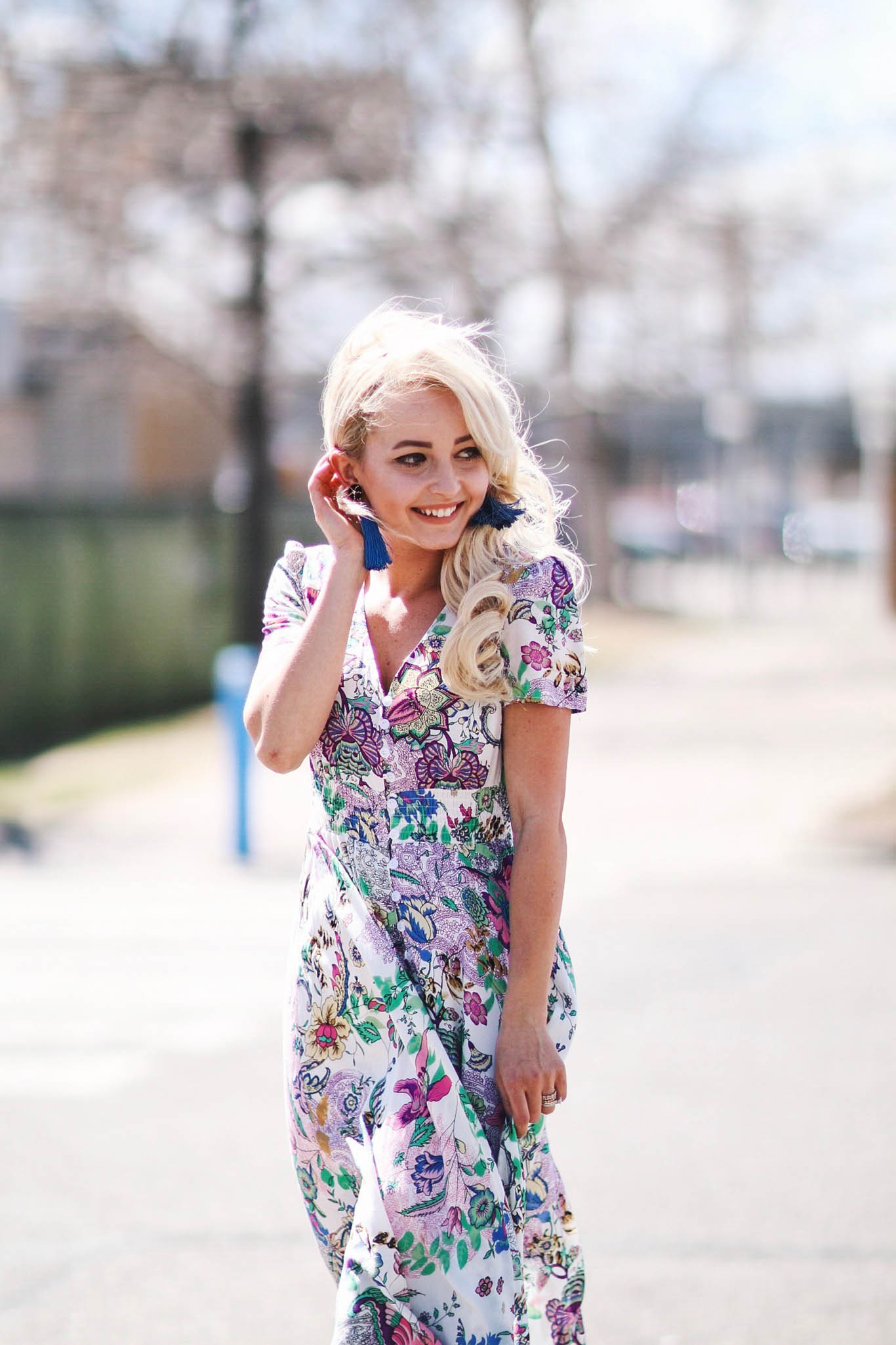 Alena Gidenko of modaprints.com styles a maxi floral dress for Spring