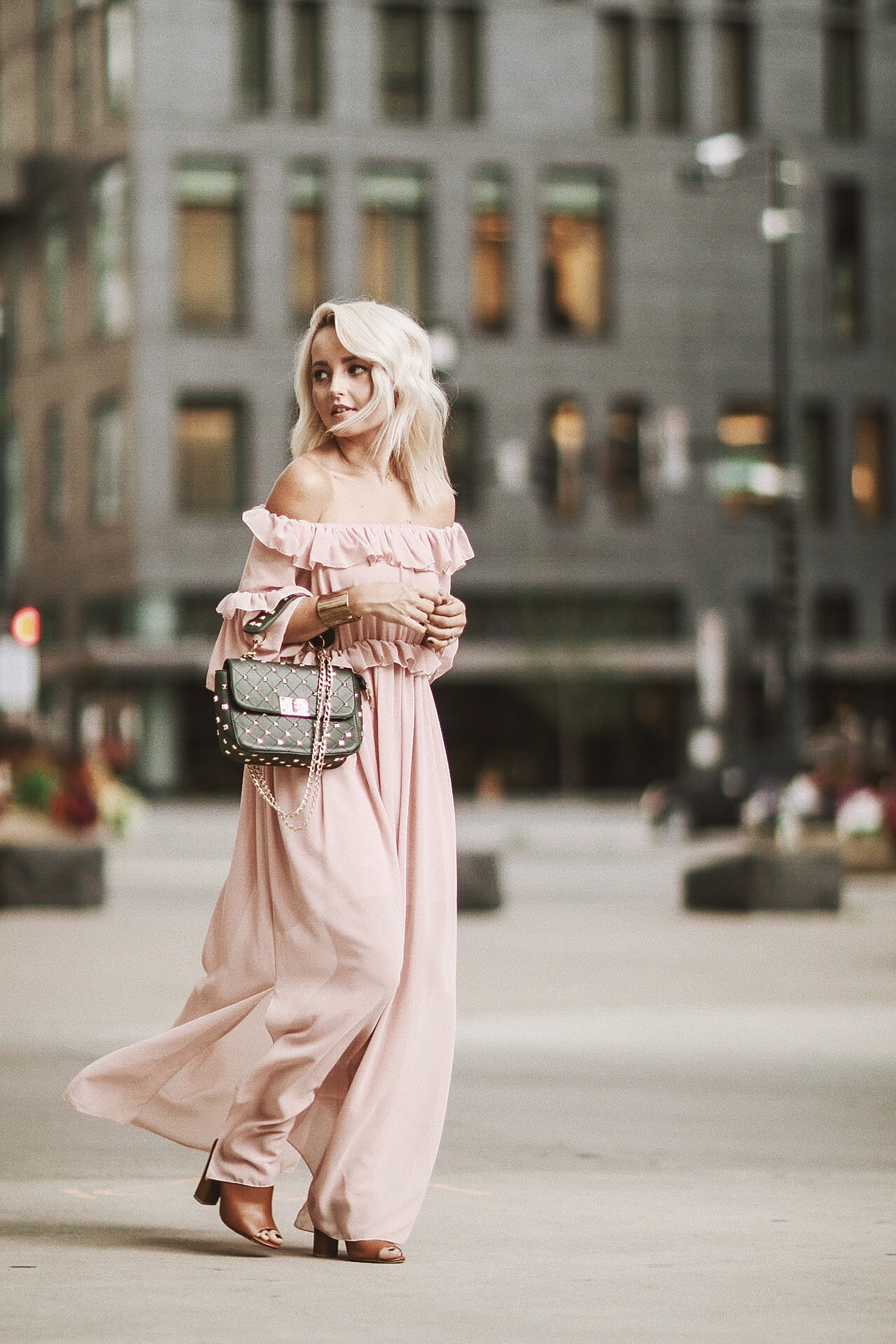 Alena Gidenko shares tips on how to style a dress for a Fall Wedding