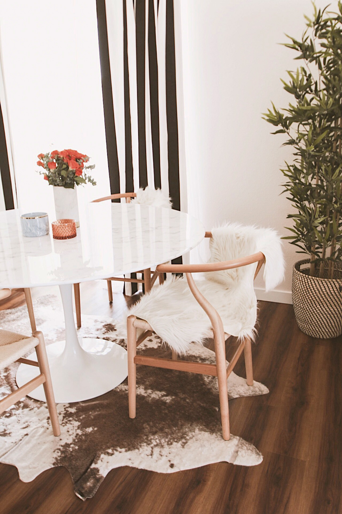Alena Gidenko of modaprints.com shares her home decor and how she decorates a small apartment