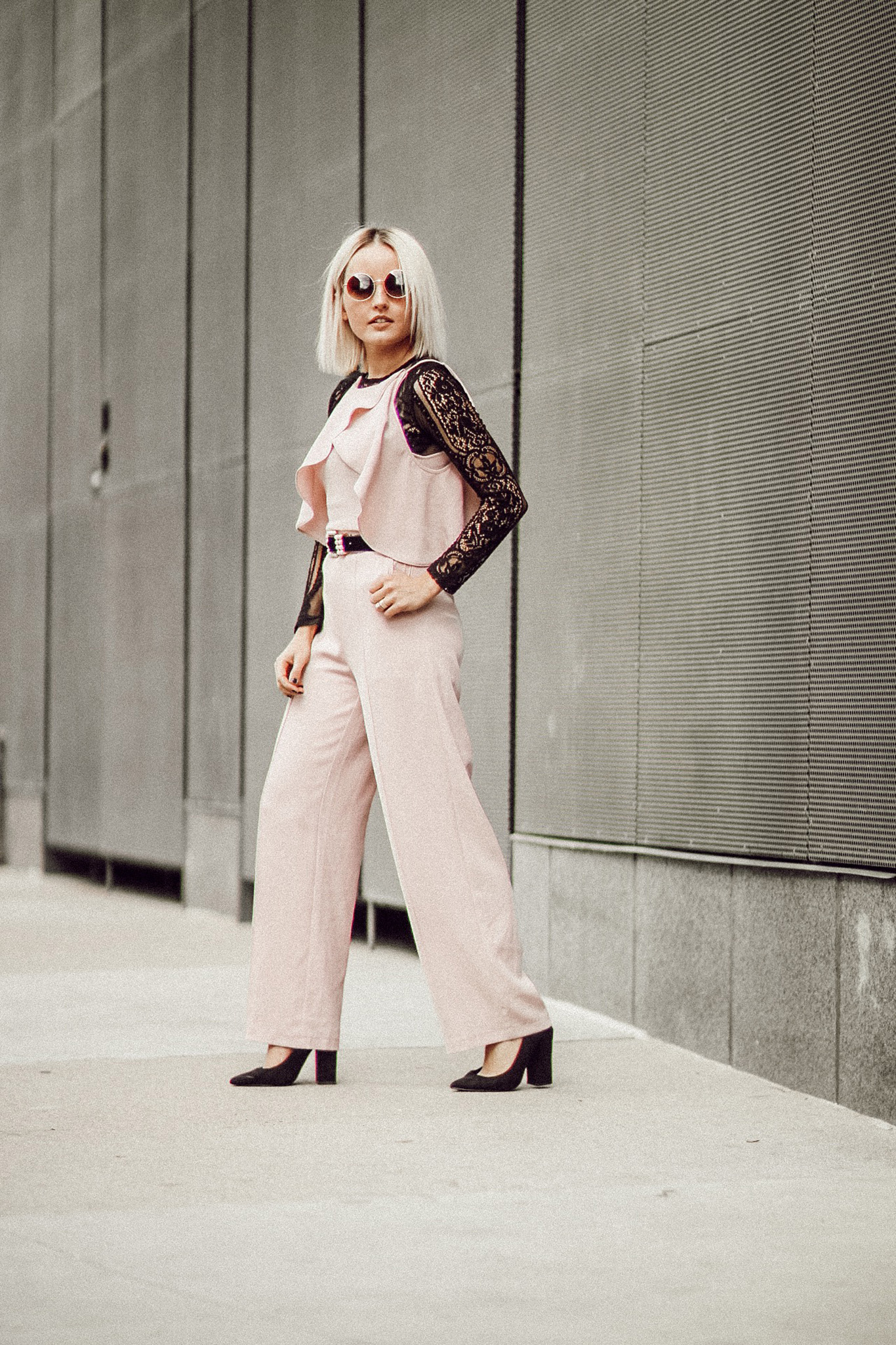 Alena Gidenko of modaprints.com shares tips on layering a Summer jumpsuit for Fall