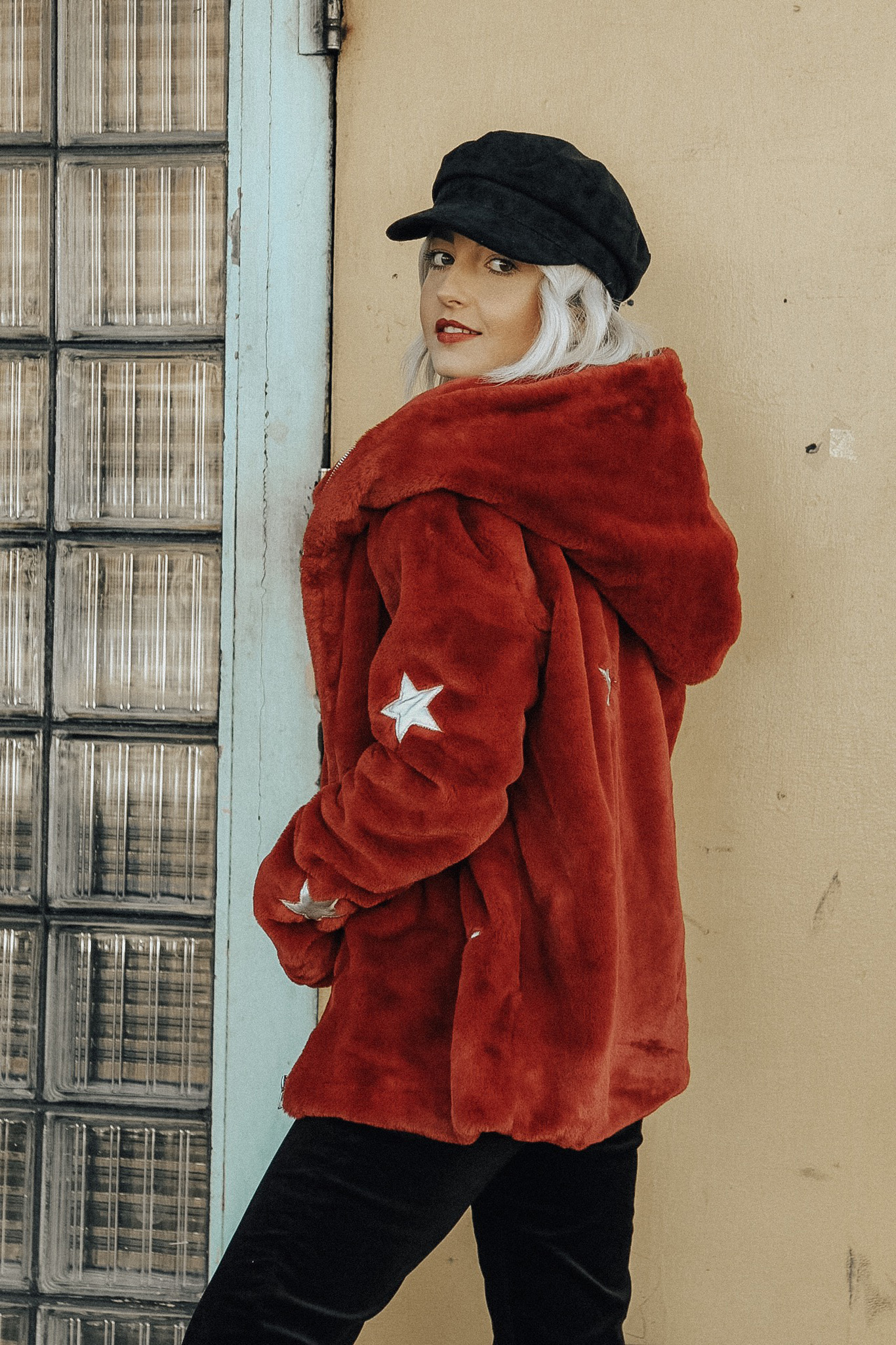 Alena Gidenko of modaprints.com shares her favorite cozy star coat