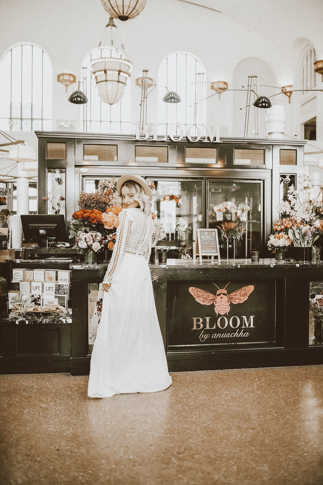Alena Gidenko of mod prints.com shares 5 of her favorite white dresses for Spring